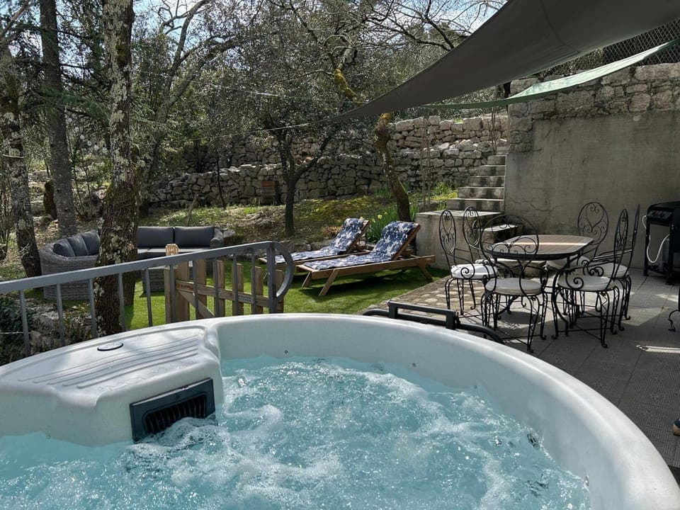 Natural landscape, Hot Tub, Garden view, sunbed