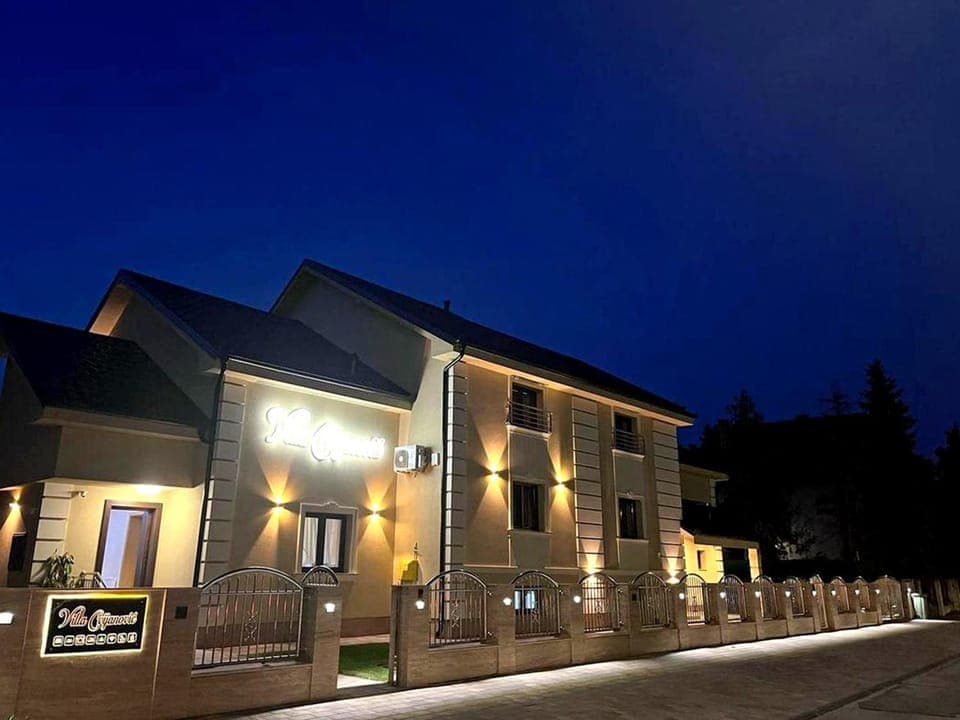 Property building, Swimming pool, Breakfast