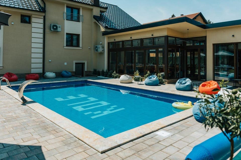 Property building, Swimming pool