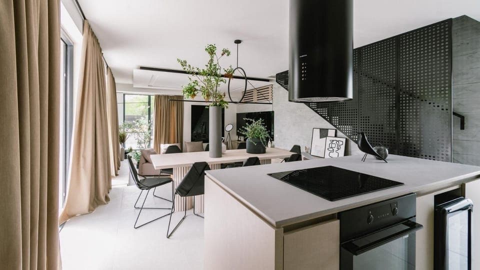 Property building, Kitchen or kitchenette, Living room, Seating area, Dining area, air conditioner