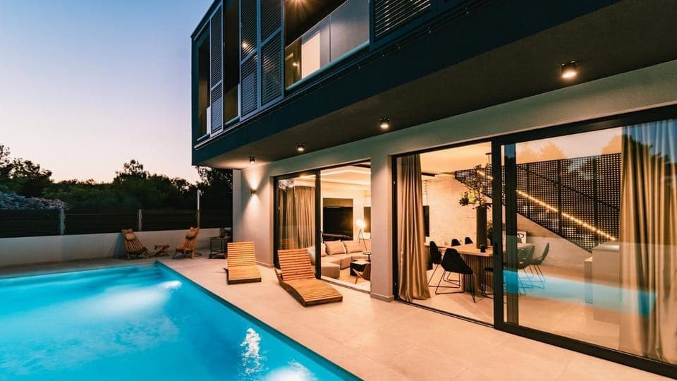 Property building, BBQ facilities, Garden, Seating area, Dining area, Swimming pool