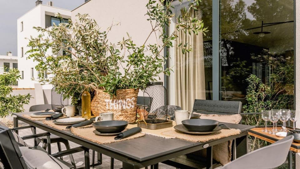 Property building, Garden, Sauna, Balcony/Terrace, Seating area, Dining area, Swimming pool
