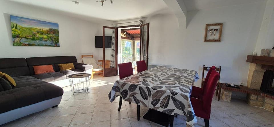 Living room, Dining area