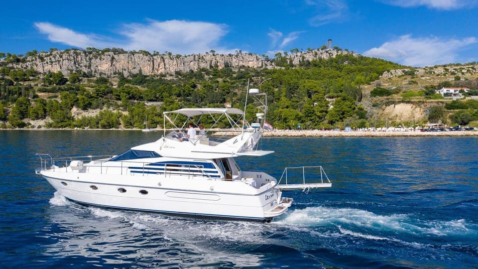 Day, Natural landscape, Activities, Mountain view, Sea view