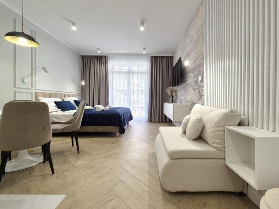 Bed, Photo of the whole room, Seating area