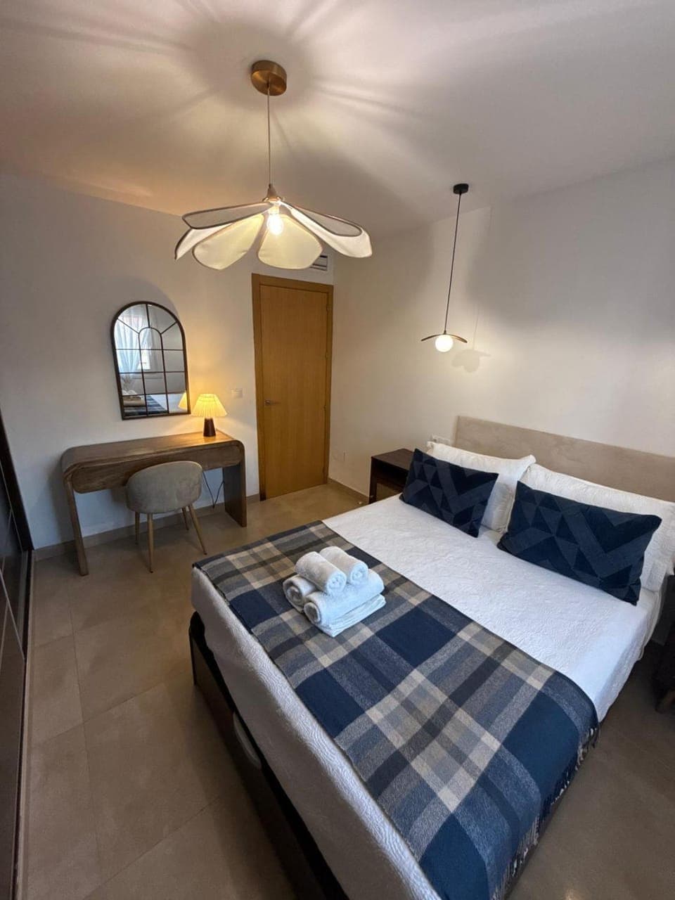 Bed, Photo of the whole room, Bedroom, furniture