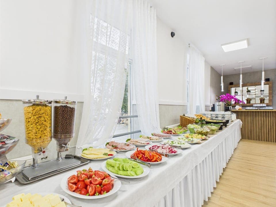 Food and drinks, Food, Buffet breakfast, Drinks