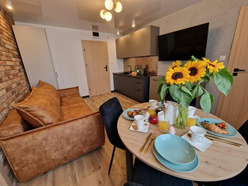 Communal lounge/ TV room, TV and multimedia, Kitchen or kitchenette, Living room, Seating area