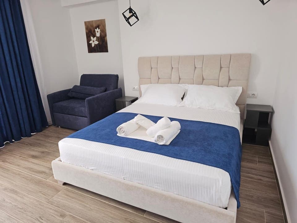 Bed, Photo of the whole room, Bedroom