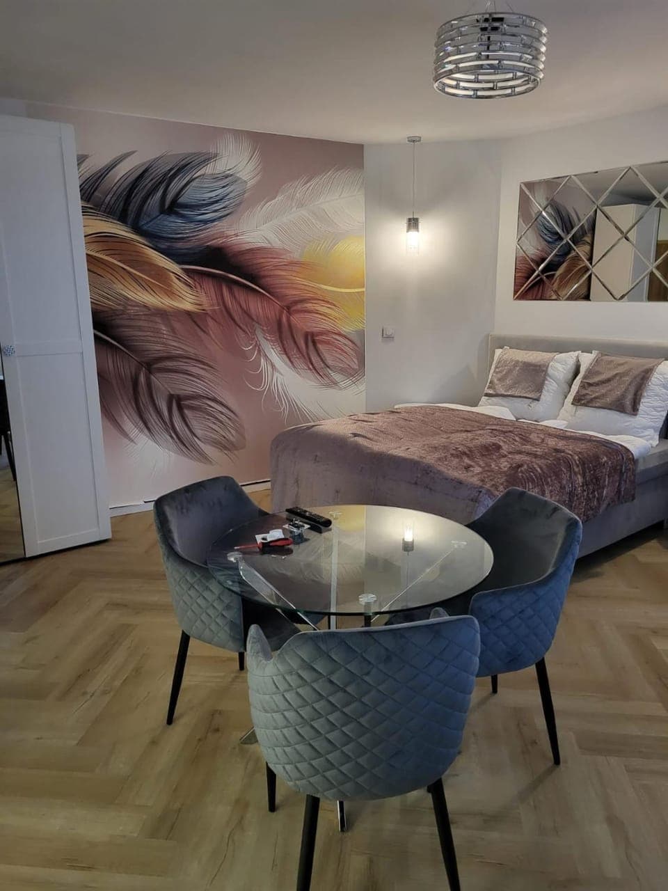 Photo of the whole room