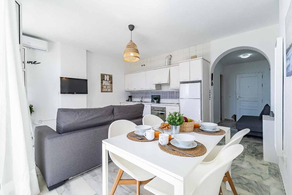 Living room, Dining area, kitchen