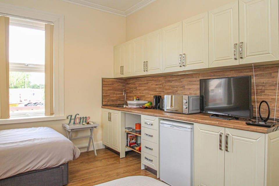 TV and multimedia, Coffee/tea facilities, Kitchen or kitchenette, minibar