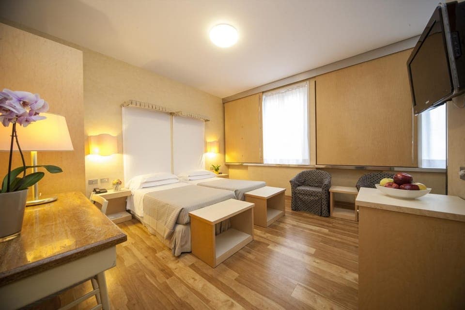 Day, Photo of the whole room