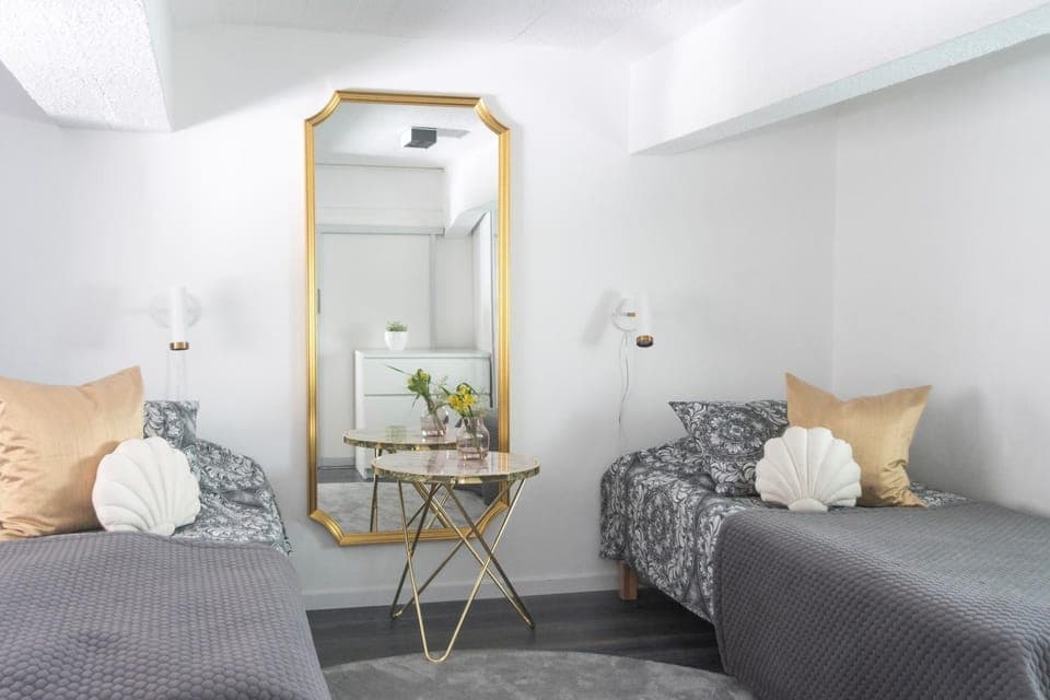 Bed, Library, Bedroom