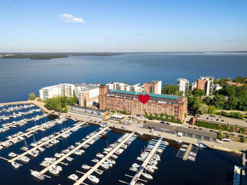 Property building, Day, Natural landscape, Bird's eye view, Lake view, Location