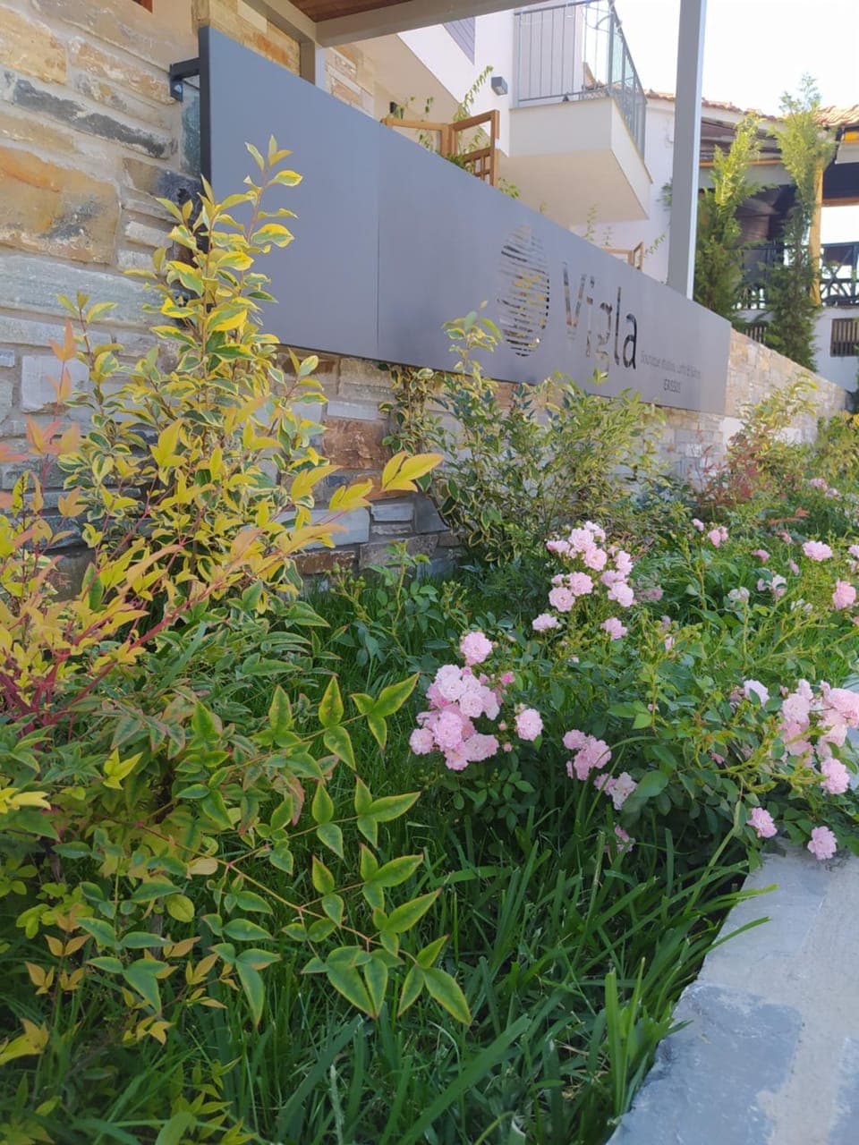 Property building, Facade/entrance, Garden view