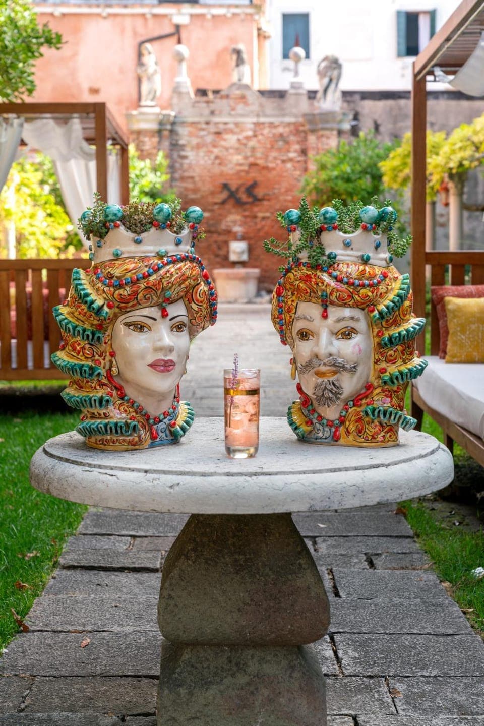 Garden, Decorative detail