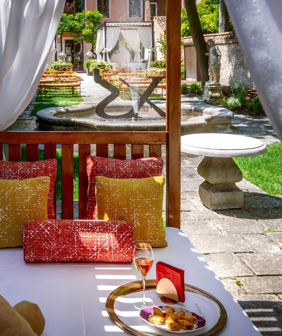 Restaurant/places to eat, Garden