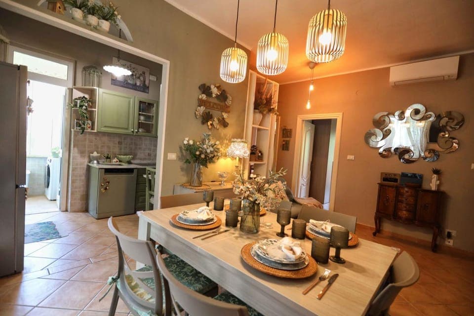 Living room, Dining area