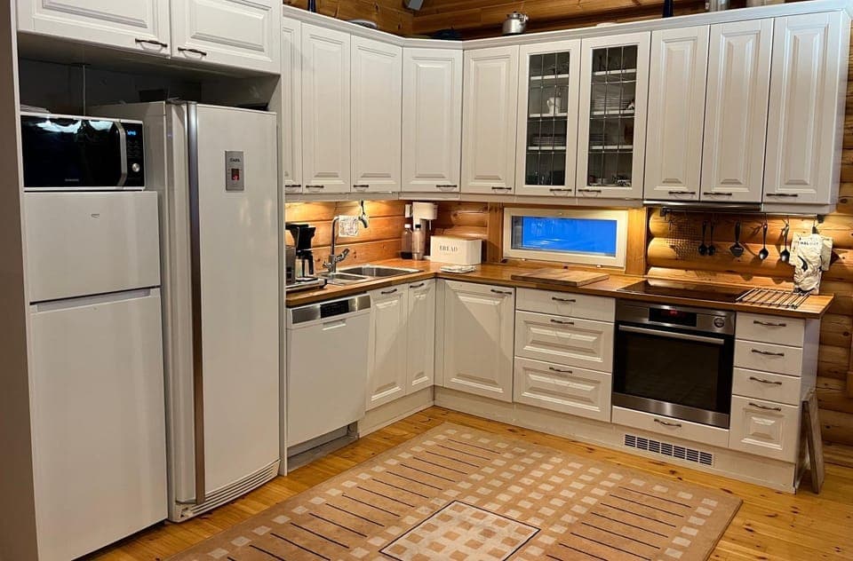 Kitchen or kitchenette, kitchen