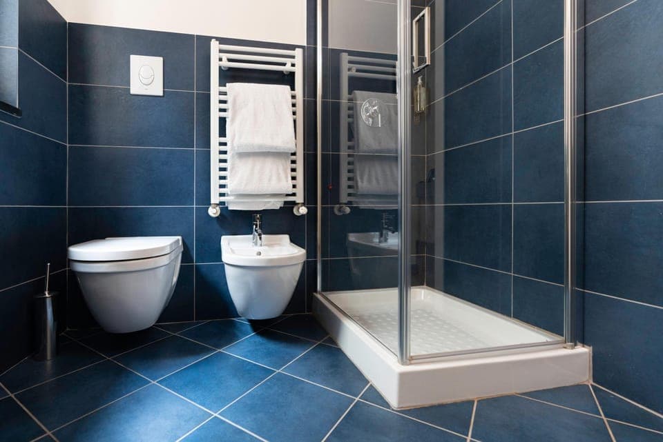 Shower, Toilet, Bathroom