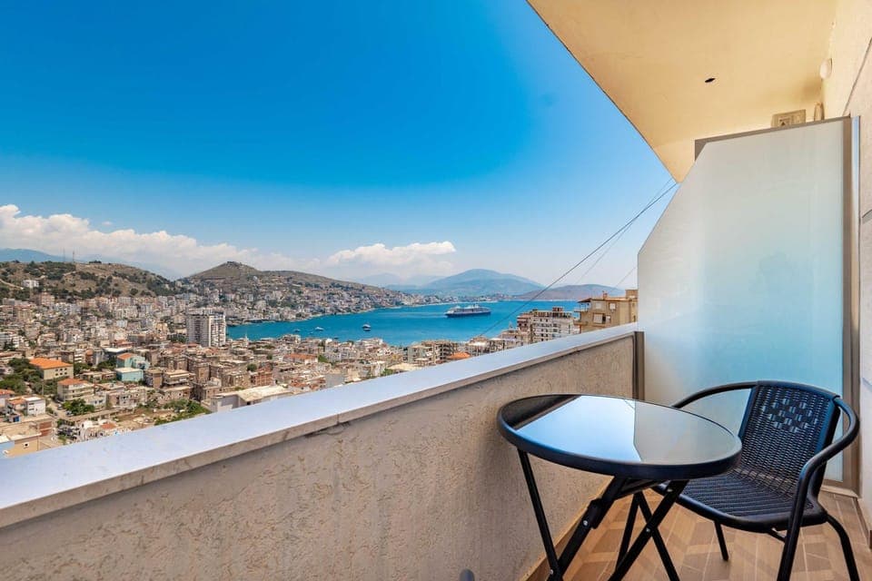 Patio, Day, Natural landscape, View (from property/room), Balcony/Terrace, Dining area, City view, Mountain view, Sea view