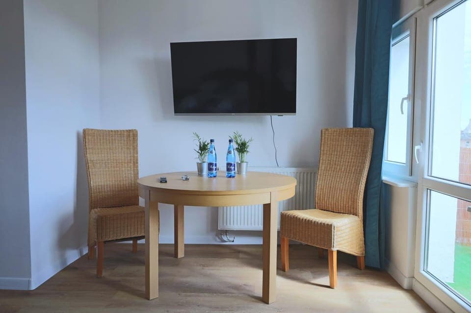 TV and multimedia, Balcony/Terrace, Living room, Seating area