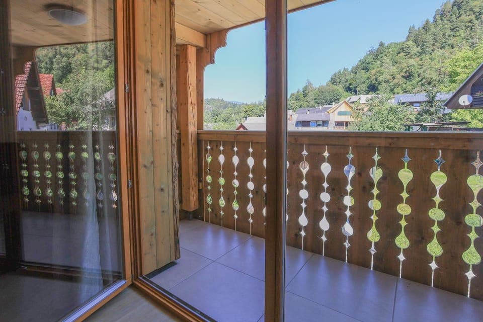 View (from property/room), Balcony/Terrace, Balcony/Terrace, Mountain view, Quiet street view
