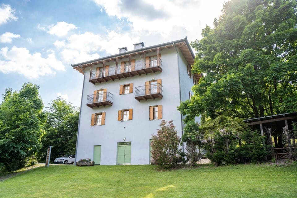 Property building, BBQ facilities, Garden