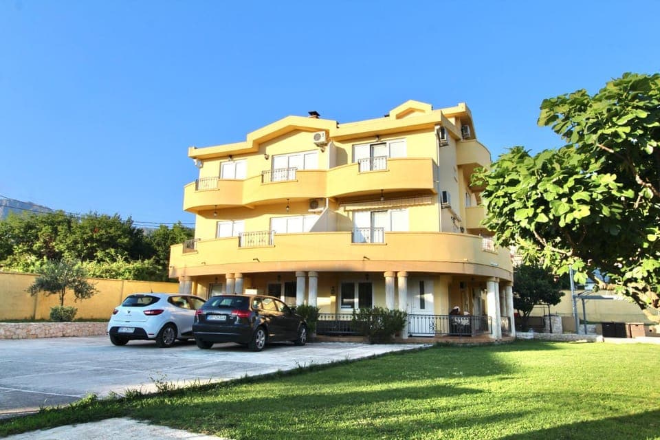 Property building, Garden