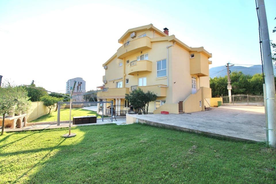 Property building, Garden