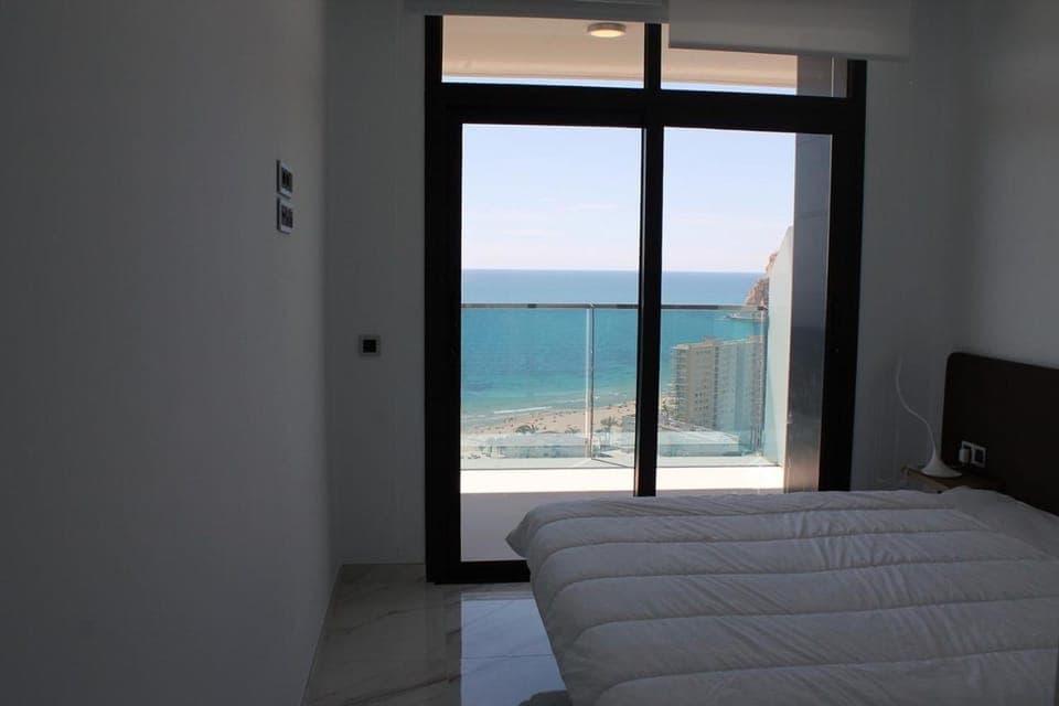 Patio, Sports, Alcoholic drinks, Location