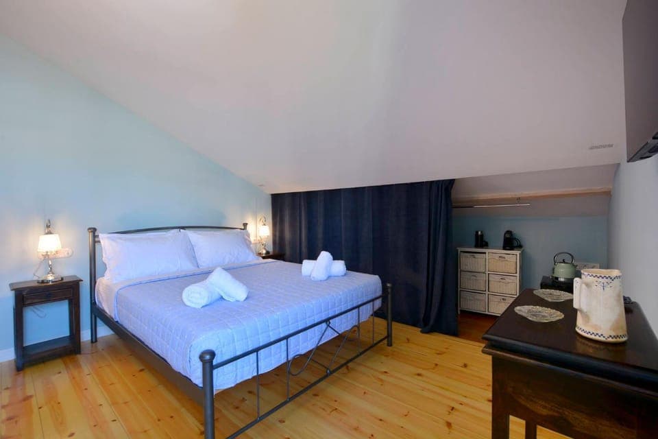 Bed, Coffee/tea facilities, Photo of the whole room, Bedroom