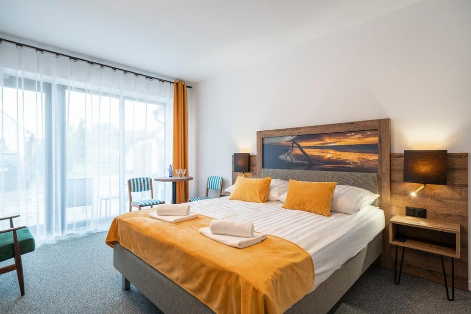 Property building, Bed, Photo of the whole room, Bedroom, towels, wardrobe