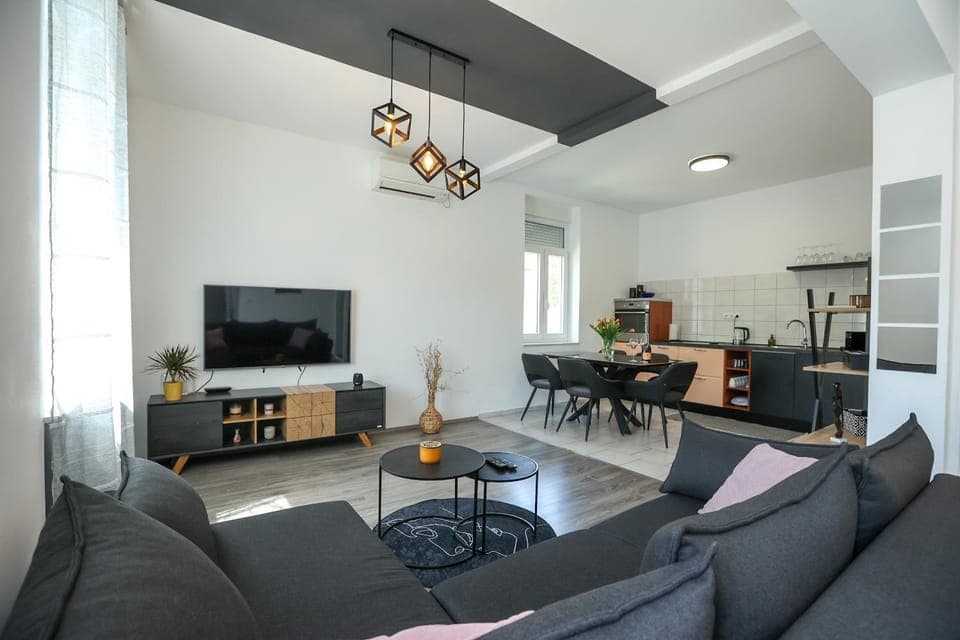 Exceptional Apartment Juniper, FIRST ROW TO THE SEA Apartment in Zadar County