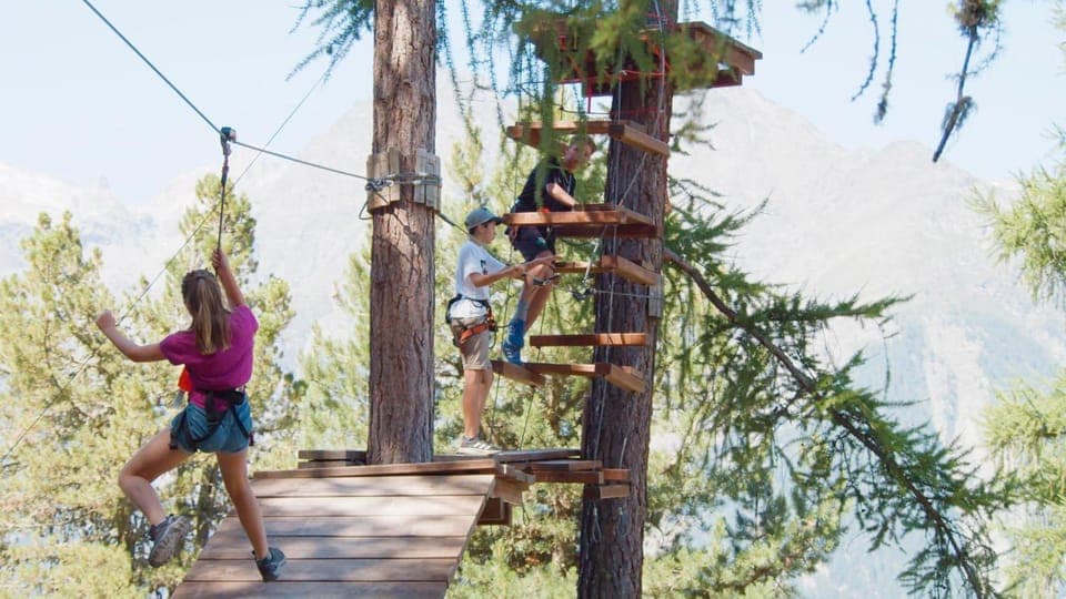 Natural landscape, Mountain view, group of guests