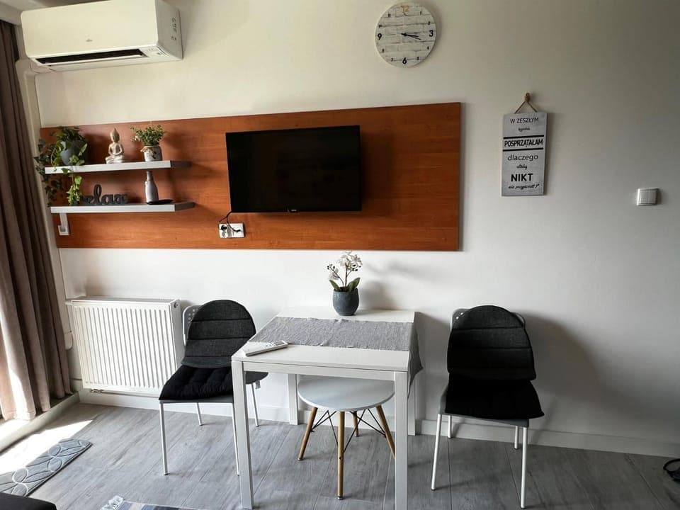 Communal lounge/ TV room, TV and multimedia, Living room, Seating area