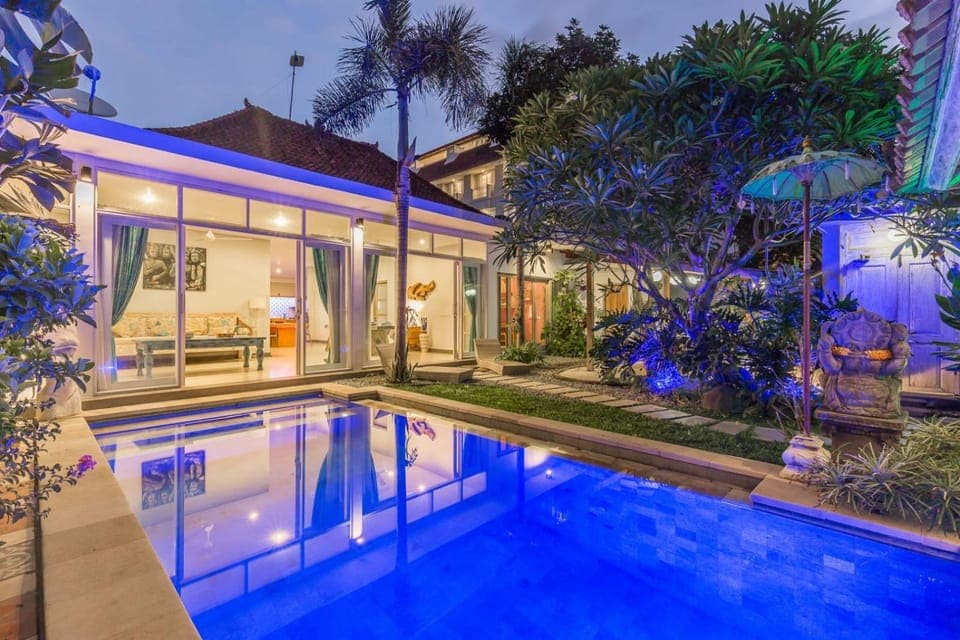 Property building, Swimming pool