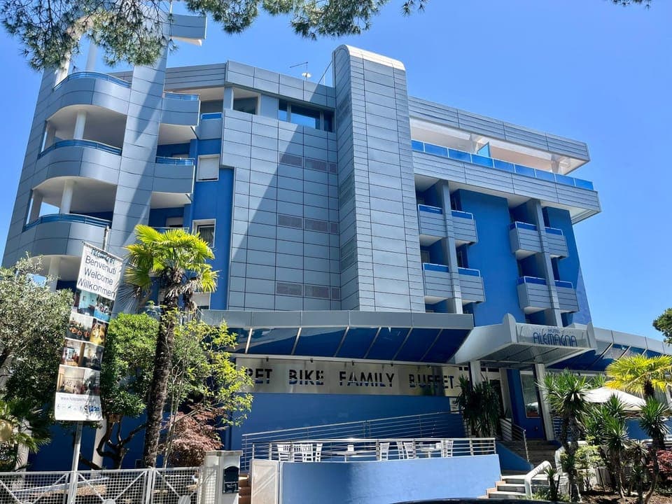 Property building, Day