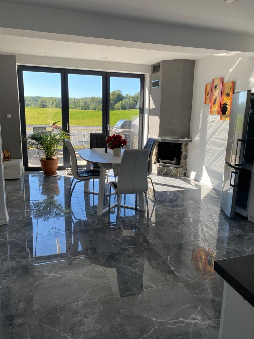 Living room, Dining area