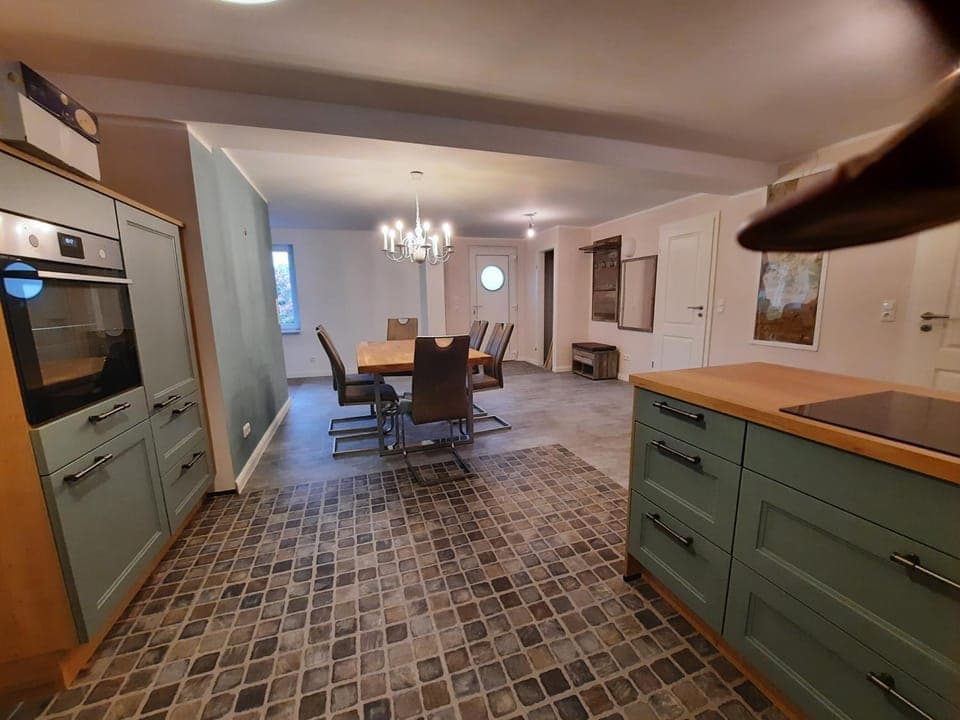 Kitchen or kitchenette, Dining area, pet friendly, stove