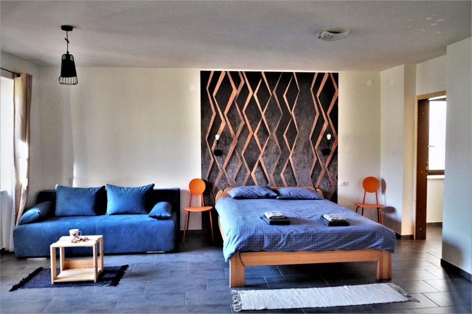 Bed, Living room, Photo of the whole room