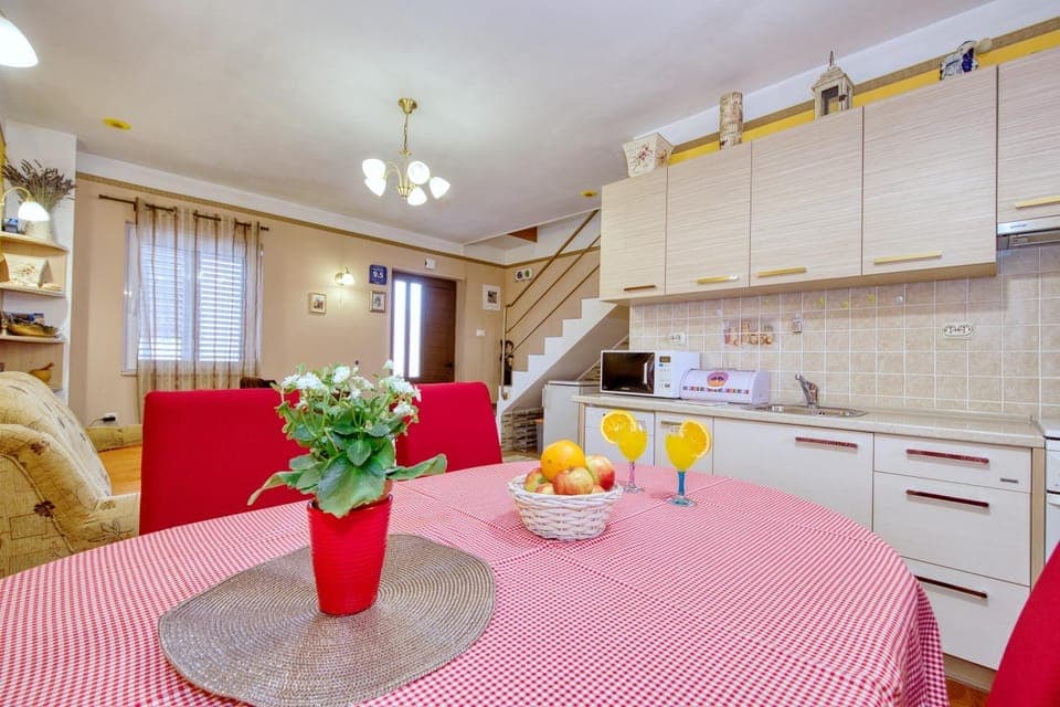 Kitchen or kitchenette, Communal kitchen, kitchen, kitchen