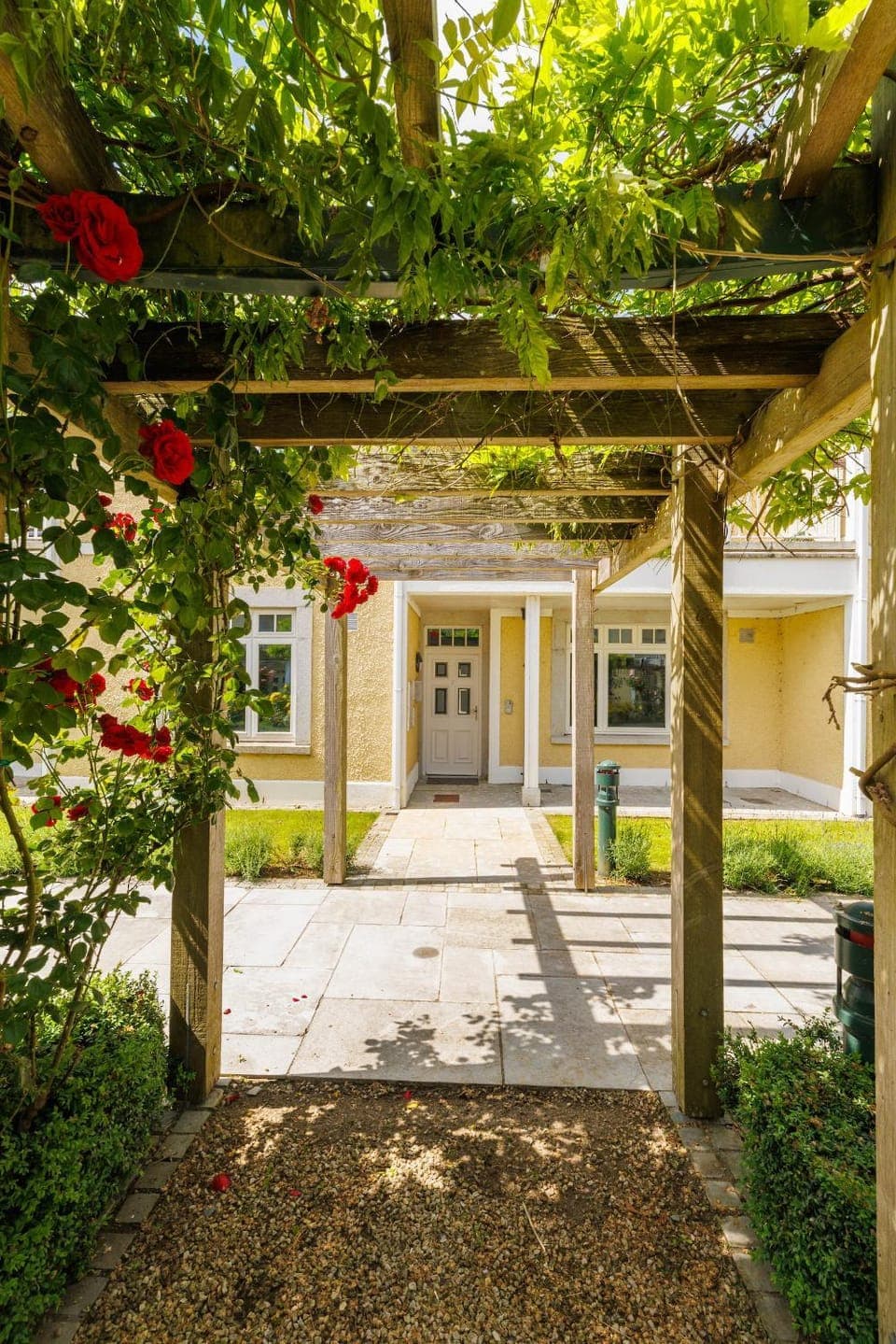 Facade/entrance