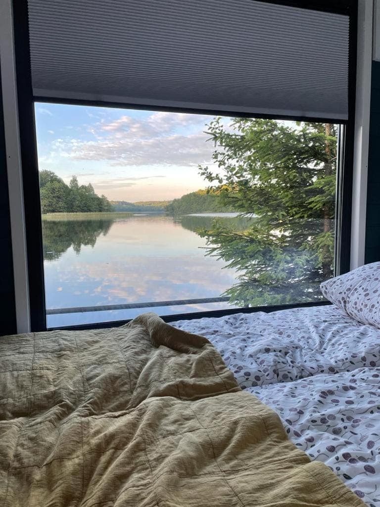 Photo of the whole room, Bedroom, Lake view