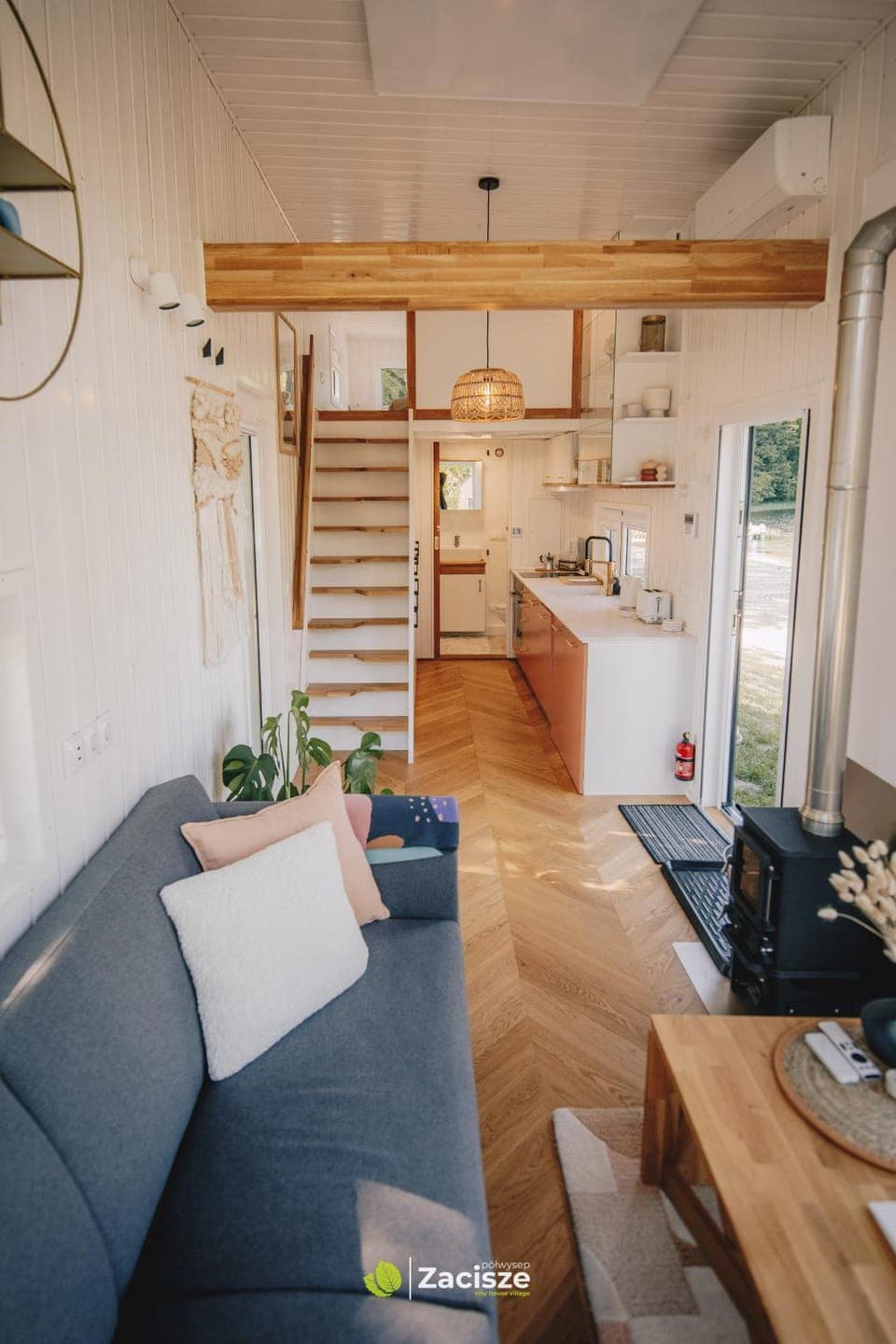 Kitchen or kitchenette, Living room, Seating area