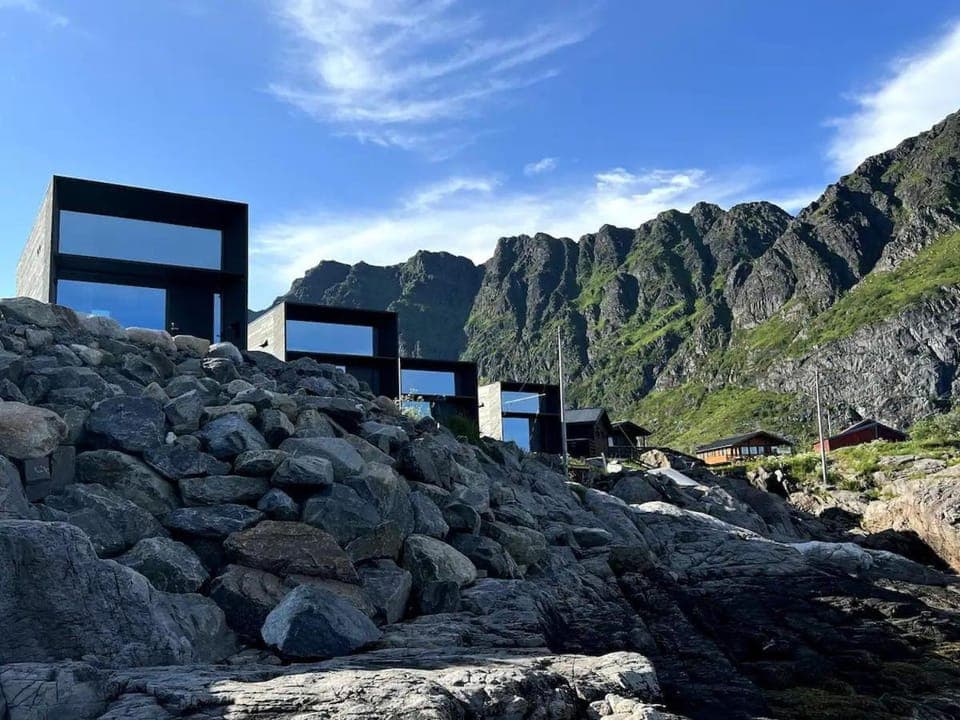 Property building, Nearby landmark, Natural landscape, Mountain view