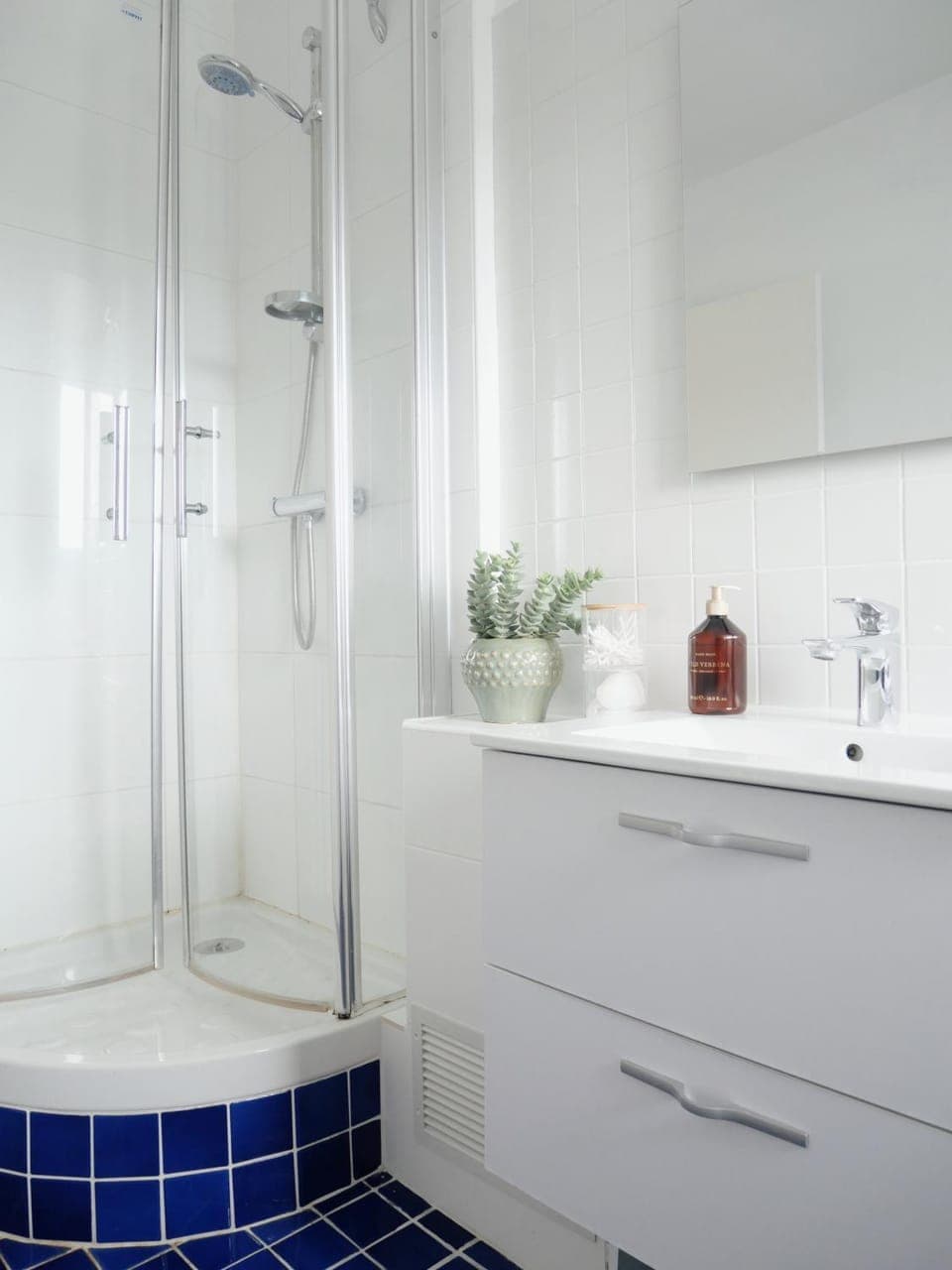 Shower, Bathroom, towels