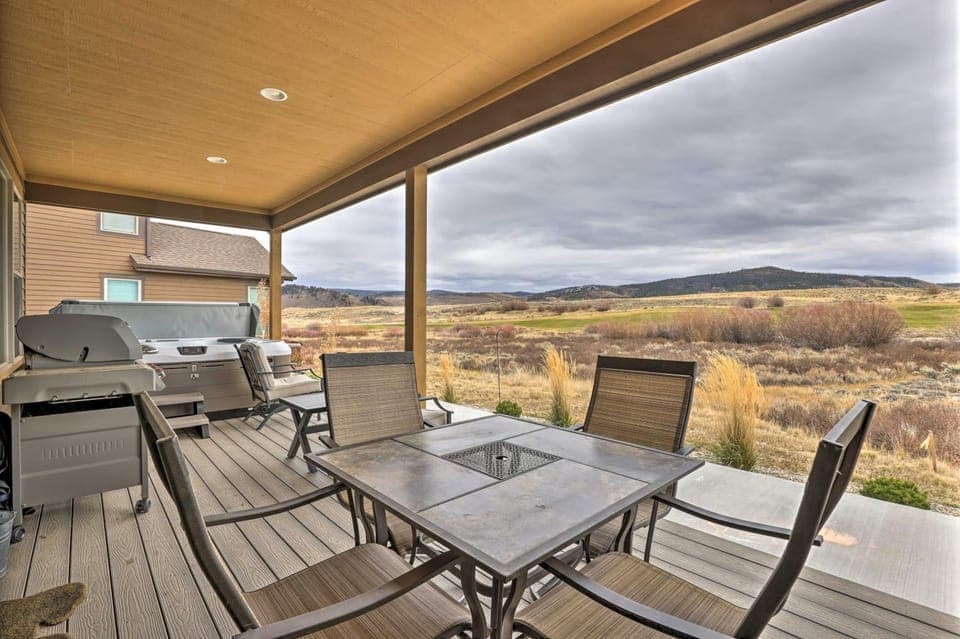 3 Mi to Granby Ranch: Home w/ Hot Tub & Mtn Views! House in Granby