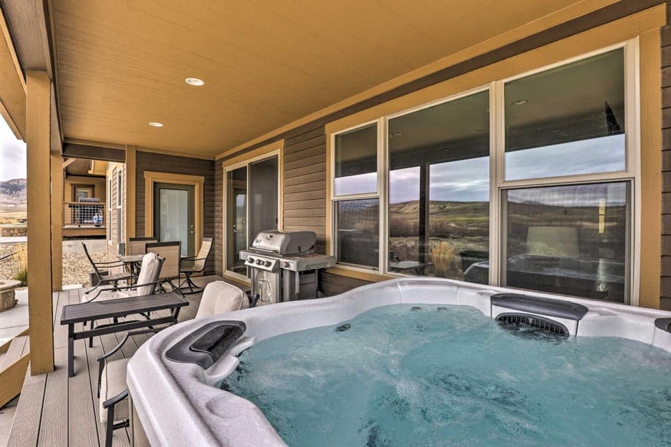 3 Mi to Granby Ranch: Home w/ Hot Tub & Mtn Views! House in Granby